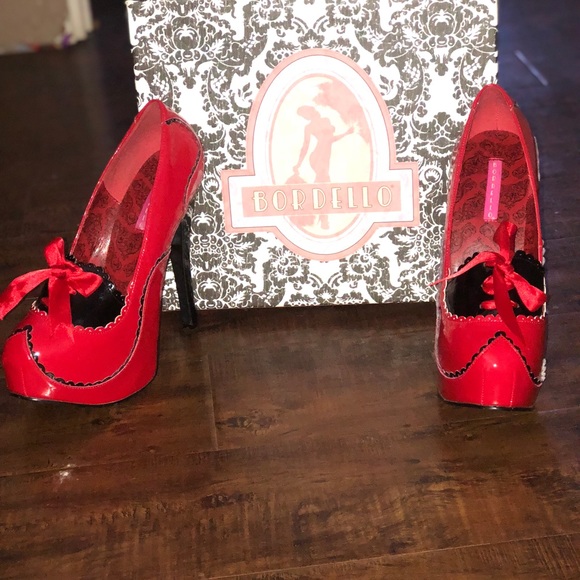 Heels - Picture 2 of 3